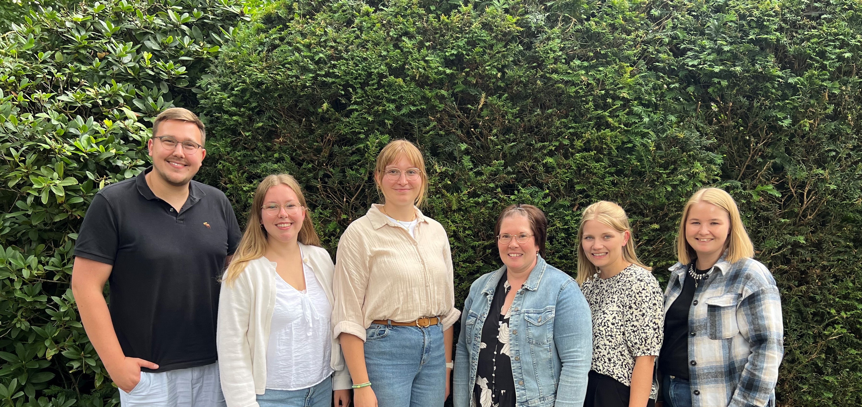 Deine Wegbegleiter*innen auf dem Weg zur Firmung. 
Unser Team setzt sich aus haupt- und ehrenamtlich engagierten Personen zusammen. Wir freuen uns darauf, dich bei der Firmvorbereitung kennenzulernen!